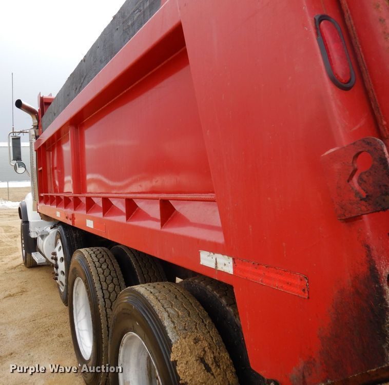 image for item KU9885 2003 Mack CV713 Granite  dump truck