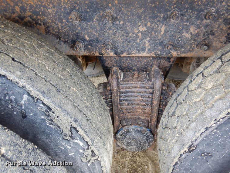 image for item KU9885 2003 Mack CV713 Granite  dump truck