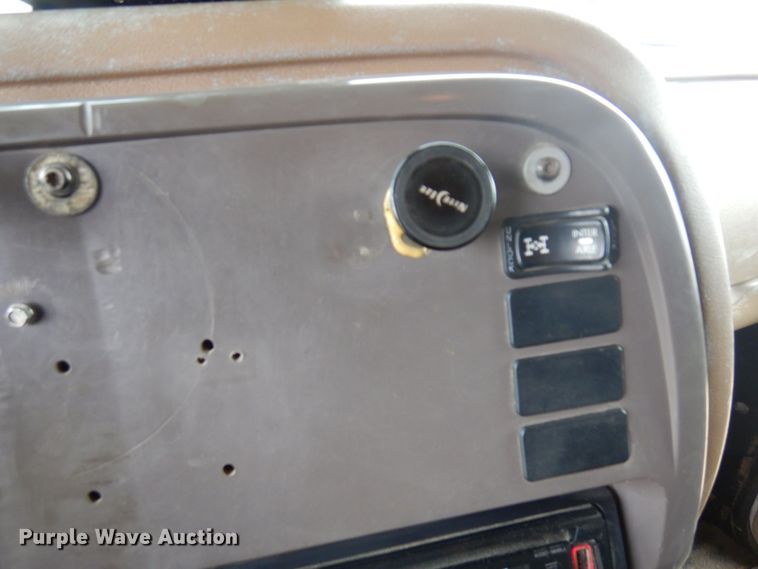 image for item KU9885 2003 Mack CV713 Granite  dump truck