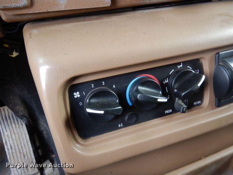 image for item KU9885 2003 Mack CV713 Granite  dump truck