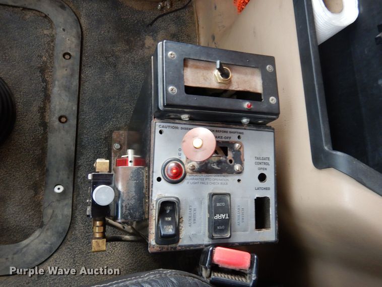 image for item KU9885 2003 Mack CV713 Granite  dump truck