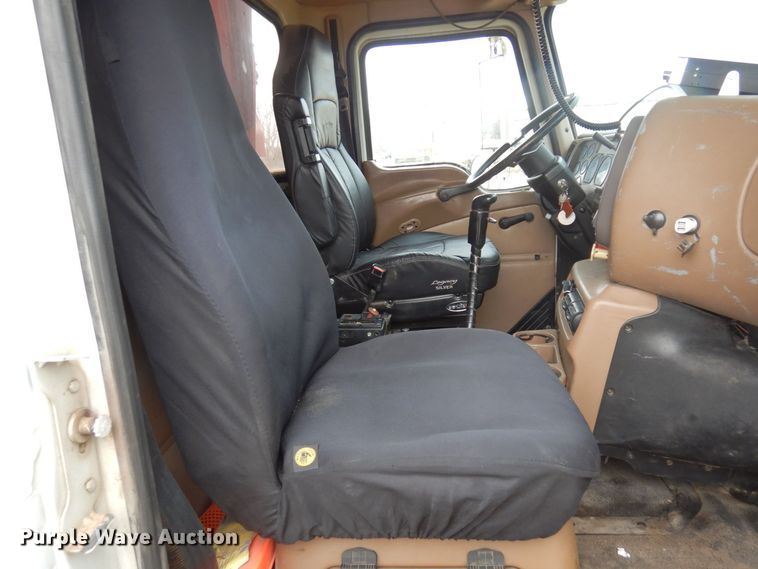 image for item KU9885 2003 Mack CV713 Granite  dump truck