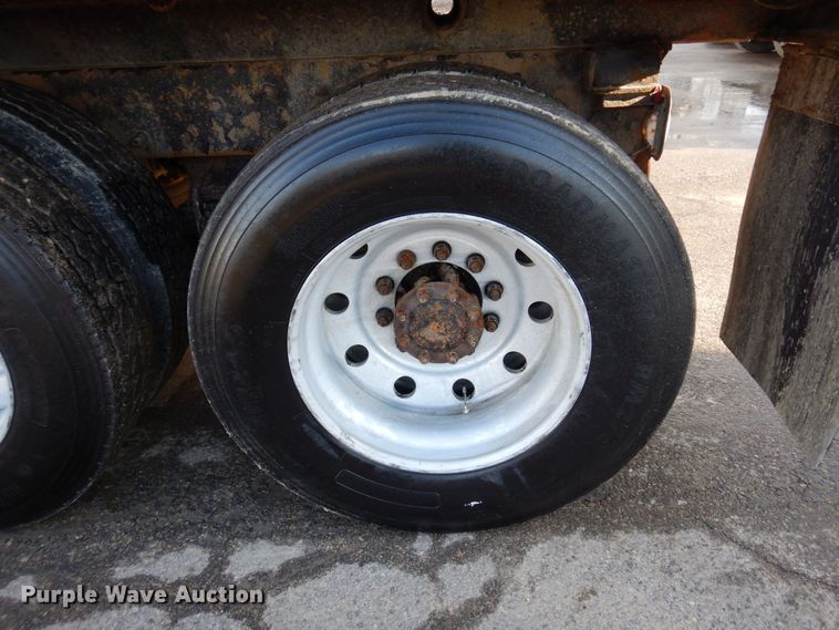 image for item KU9885 2003 Mack CV713 Granite  dump truck