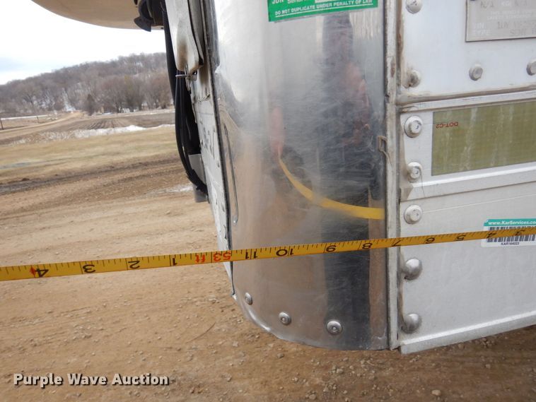 image for item KU9901 2006 Utility  refrigerated van trailer