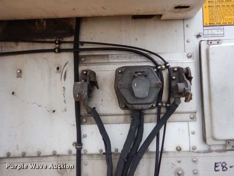 image for item KU9901 2006 Utility  refrigerated van trailer