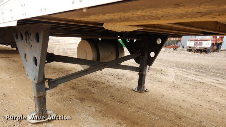 image for item KU9901 2006 Utility  refrigerated van trailer