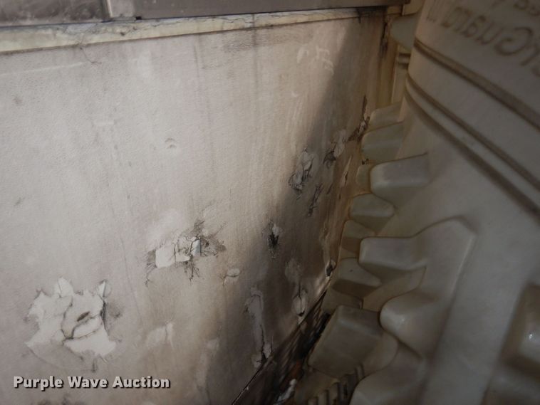 image for item KU9901 2006 Utility  refrigerated van trailer