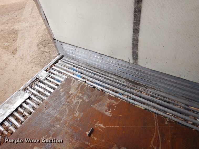 image for item KU9901 2006 Utility  refrigerated van trailer