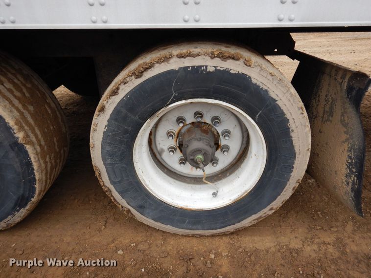 image for item KU9901 2006 Utility  refrigerated van trailer