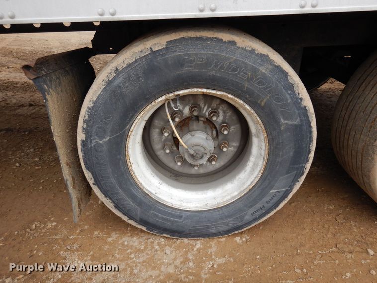 image for item KU9901 2006 Utility  refrigerated van trailer