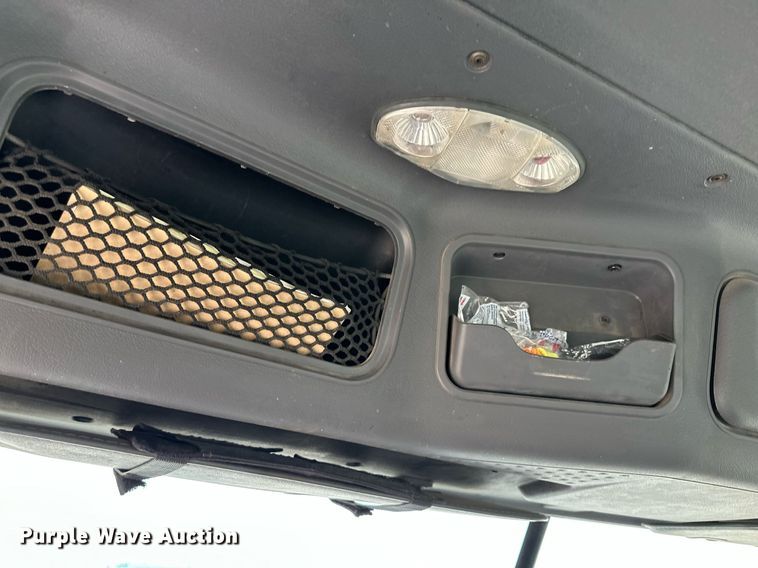 image for item KX9084 2013 Freightliner Cascadia  semi truck