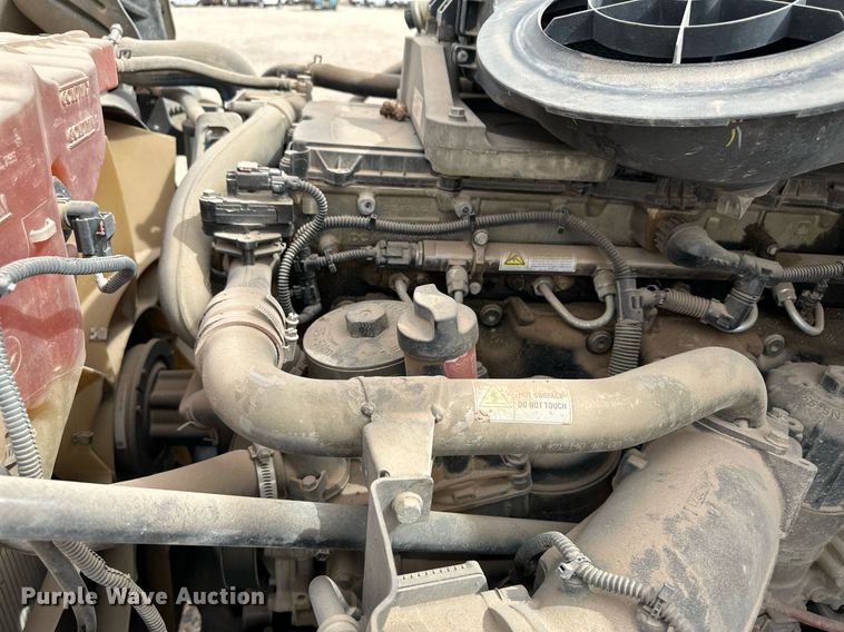 image for item KX9084 2013 Freightliner Cascadia  semi truck