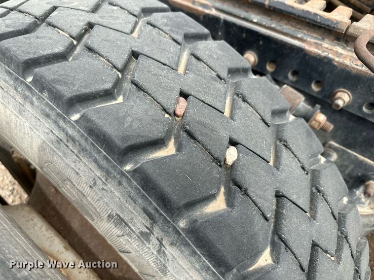 image for item KX9084 2013 Freightliner Cascadia  semi truck