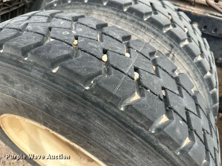 image for item KX9084 2013 Freightliner Cascadia  semi truck