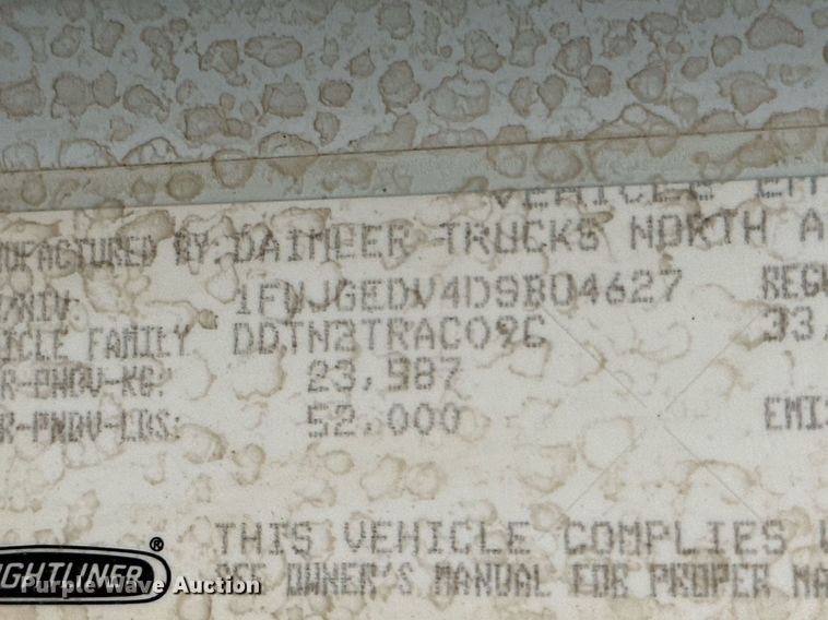 image for item KX9084 2013 Freightliner Cascadia  semi truck