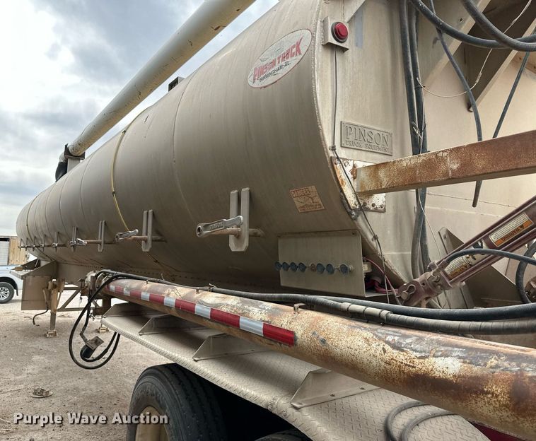 image for item KX9086 2008 Pinson  feed delivery trailer