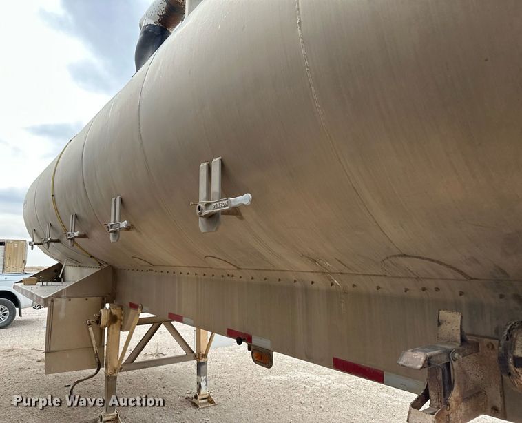 image for item KX9086 2008 Pinson  feed delivery trailer