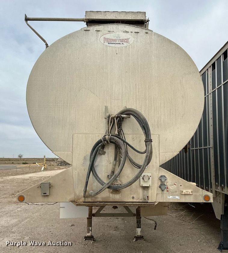 image for item KX9086 2008 Pinson  feed delivery trailer