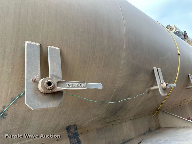 image for item KX9086 2008 Pinson  feed delivery trailer