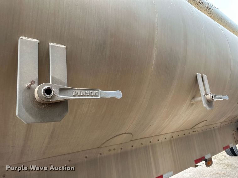 image for item KX9086 2008 Pinson  feed delivery trailer