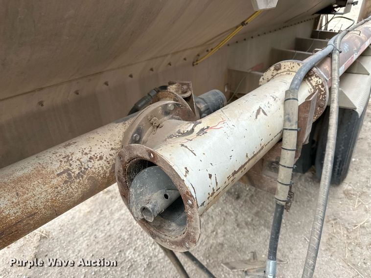 image for item KX9086 2008 Pinson  feed delivery trailer