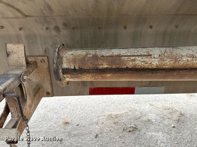 image for item KX9086 2008 Pinson  feed delivery trailer