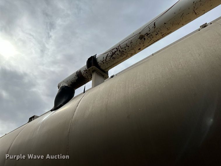 image for item KX9086 2008 Pinson  feed delivery trailer