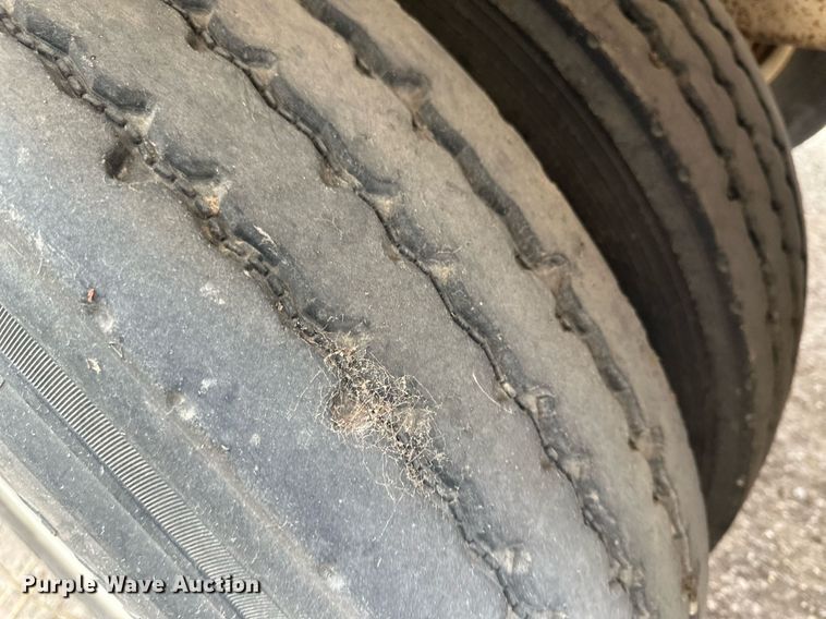 image for item KX9086 2008 Pinson  feed delivery trailer