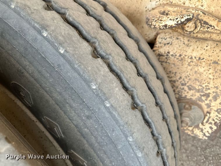 image for item KX9086 2008 Pinson  feed delivery trailer