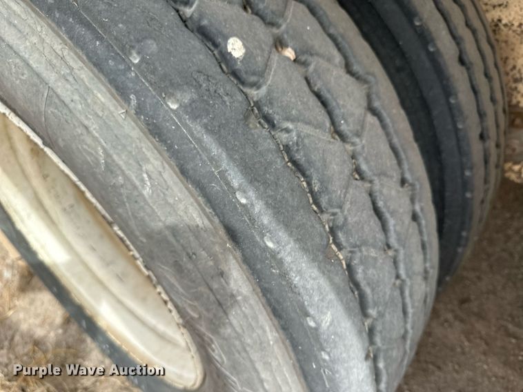 image for item KX9086 2008 Pinson  feed delivery trailer