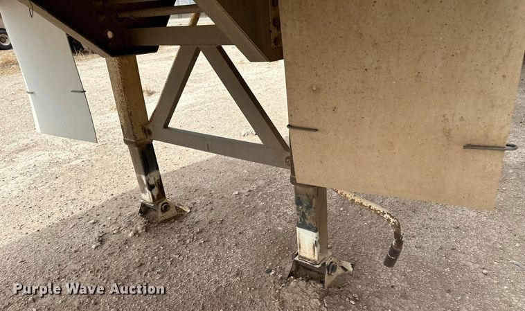 image for item KX9086 2008 Pinson  feed delivery trailer