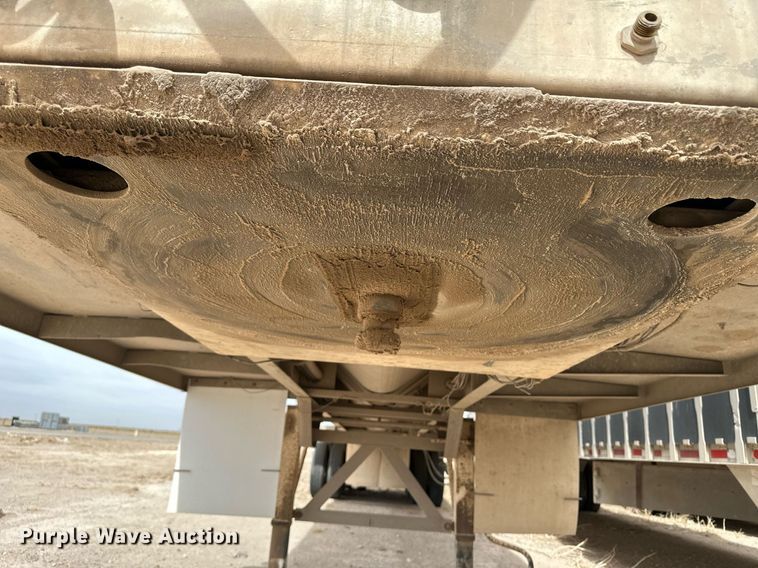 image for item KX9086 2008 Pinson  feed delivery trailer