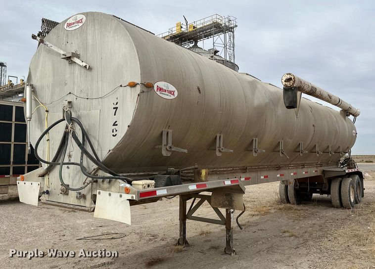 image for item KX9087 2005 Pinson  feed delivery trailer