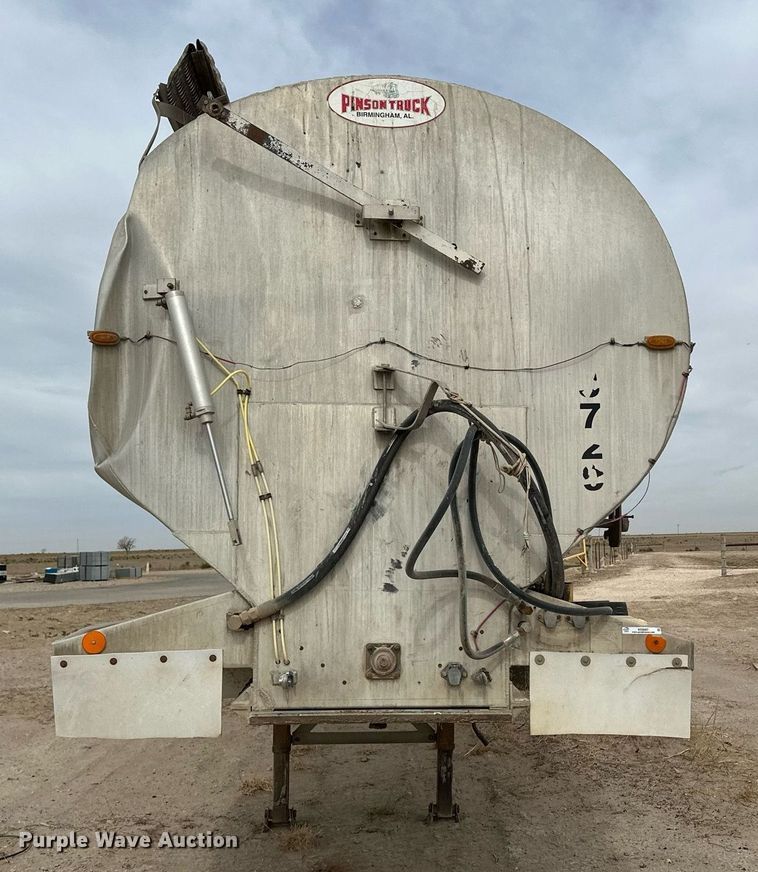 image for item KX9087 2005 Pinson  feed delivery trailer