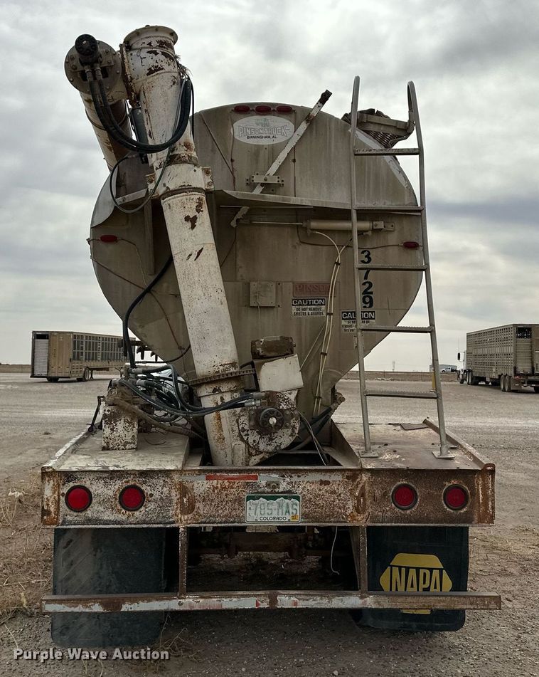 image for item KX9087 2005 Pinson  feed delivery trailer