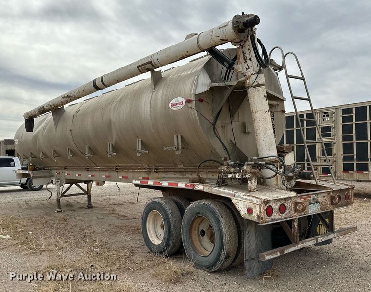 image for item KX9087 2005 Pinson  feed delivery trailer