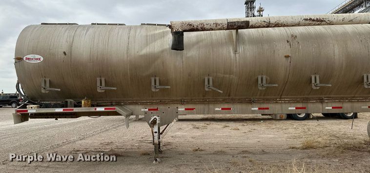 image for item KX9087 2005 Pinson  feed delivery trailer