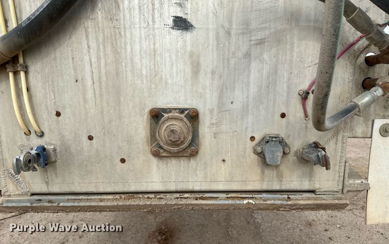 image for item KX9087 2005 Pinson  feed delivery trailer