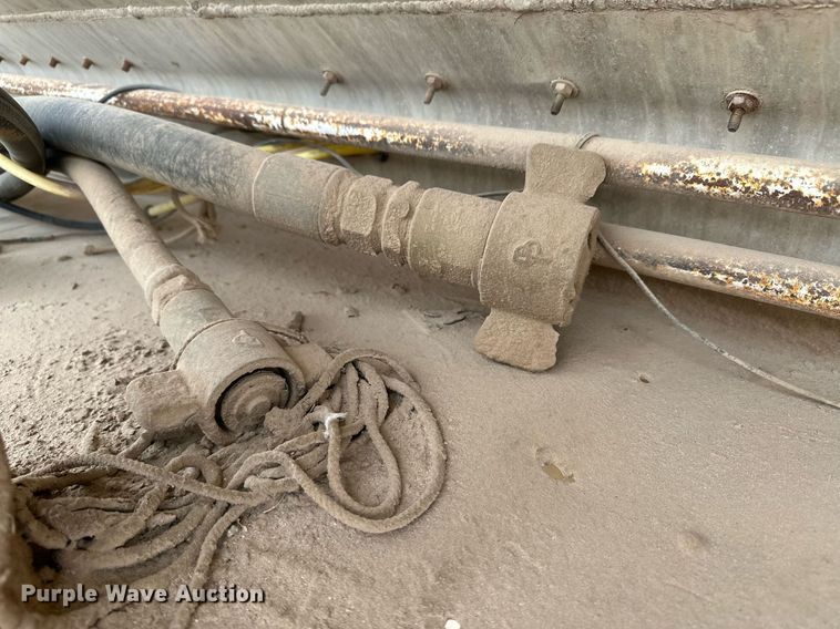 image for item KX9087 2005 Pinson  feed delivery trailer