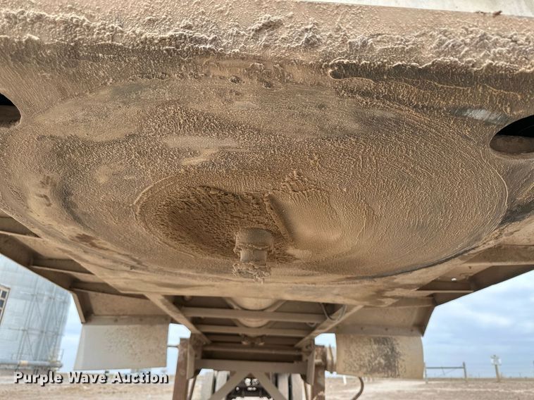 image for item KX9087 2005 Pinson  feed delivery trailer