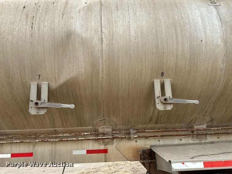 image for item KX9087 2005 Pinson  feed delivery trailer