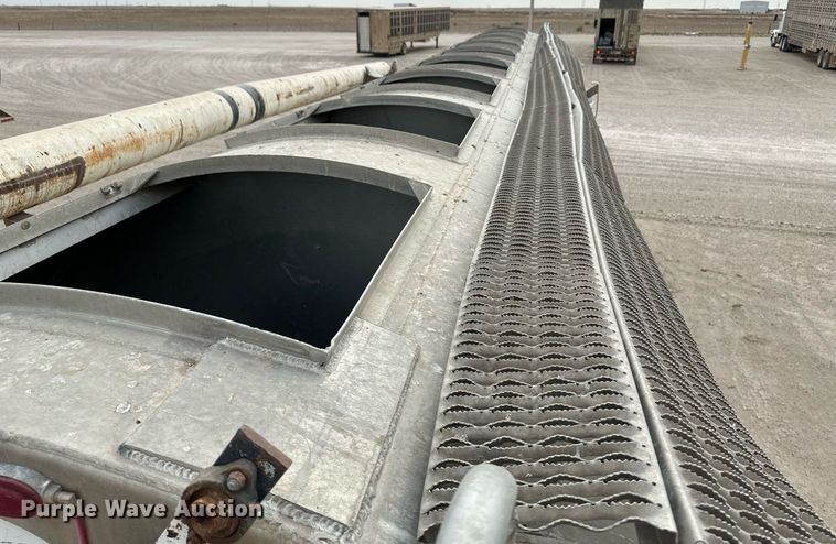 image for item KX9087 2005 Pinson  feed delivery trailer