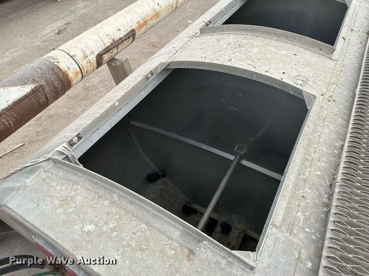 image for item KX9087 2005 Pinson  feed delivery trailer