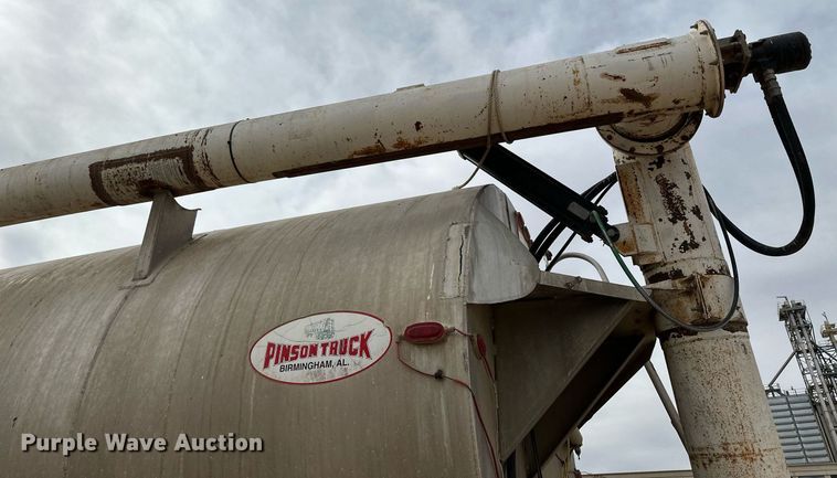 image for item KX9087 2005 Pinson  feed delivery trailer