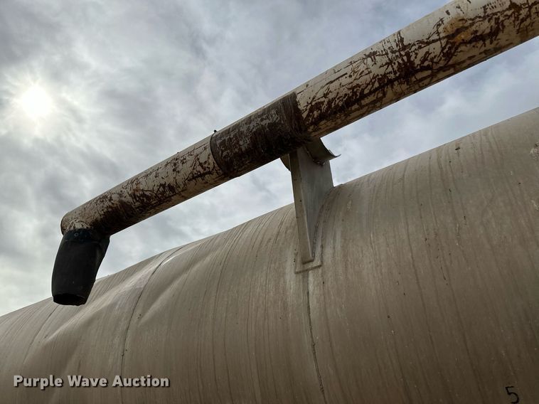 image for item KX9087 2005 Pinson  feed delivery trailer