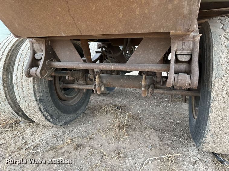 image for item KX9087 2005 Pinson  feed delivery trailer