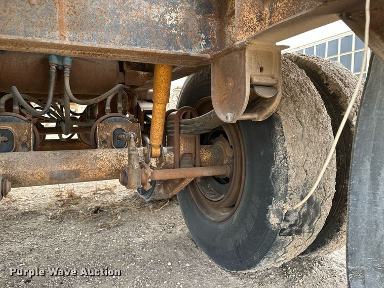 image for item KX9087 2005 Pinson  feed delivery trailer