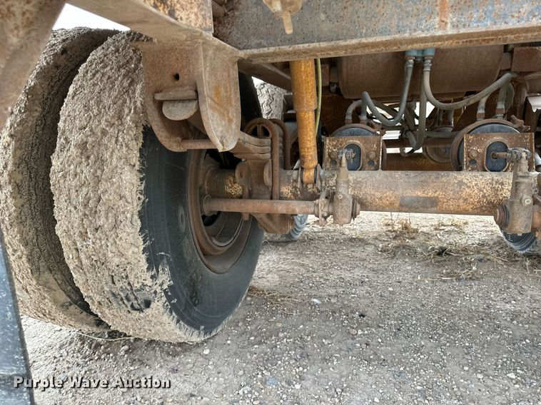 image for item KX9087 2005 Pinson  feed delivery trailer