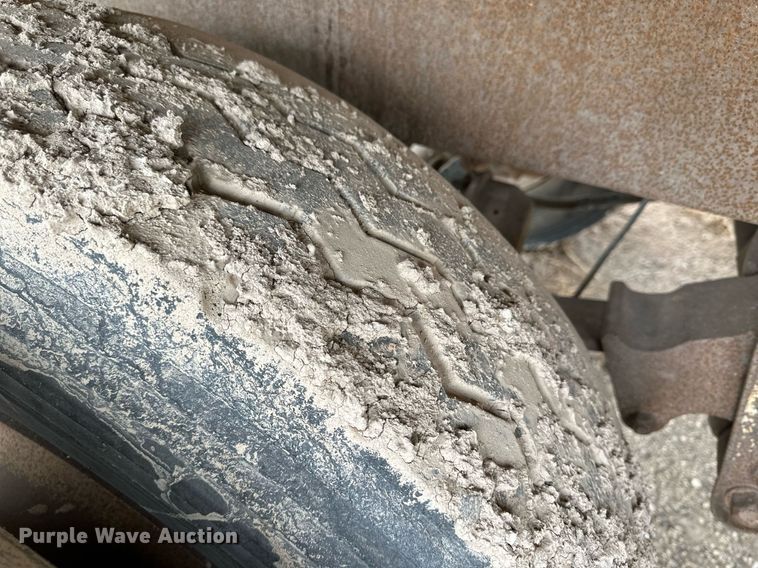 image for item KX9087 2005 Pinson  feed delivery trailer