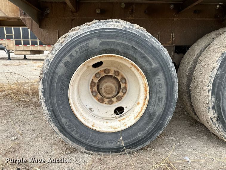 image for item KX9087 2005 Pinson  feed delivery trailer